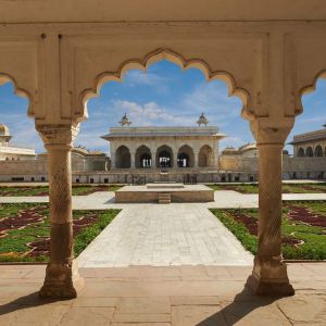 Taj Mahal Sunrise Tour from Delhi by Car